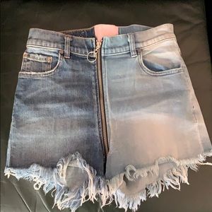 worn once zipper revice denim shorts